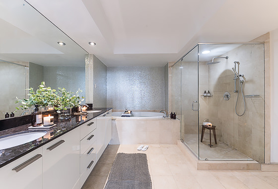 BATHROOMS Beach Club II Tower II ID0037