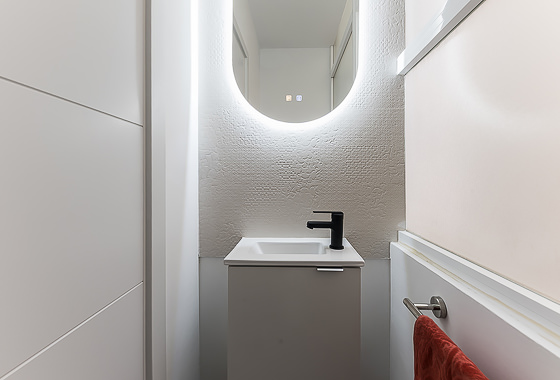 BATHROOMS Don Ramon de la Cruz X