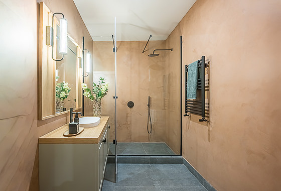 BATHROOMS Reina II