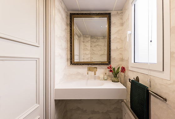 BATHROOMS Nuñez de Balboa XXXV