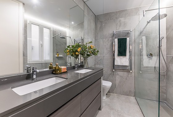 BATHROOMS Plaza Manuel Becerra I