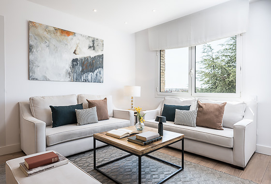 LIVING ROOM Julian Romea I