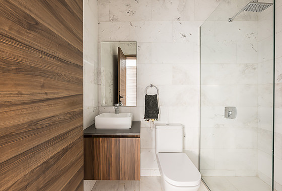 BATHROOMS One Bedroom XL Residence - Upper Floor