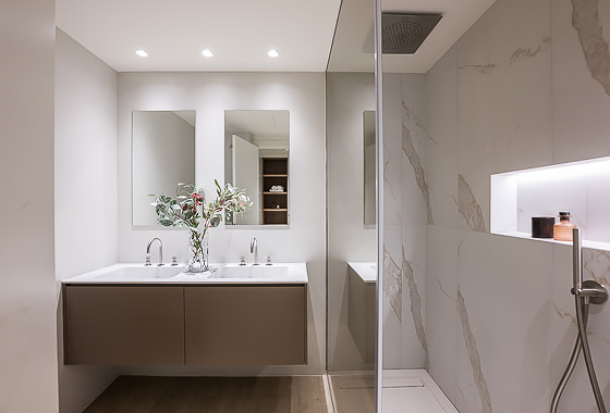 BATHROOMS O'Donnell IV