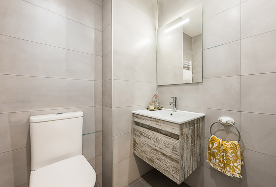 BATHROOMS Huertas VI